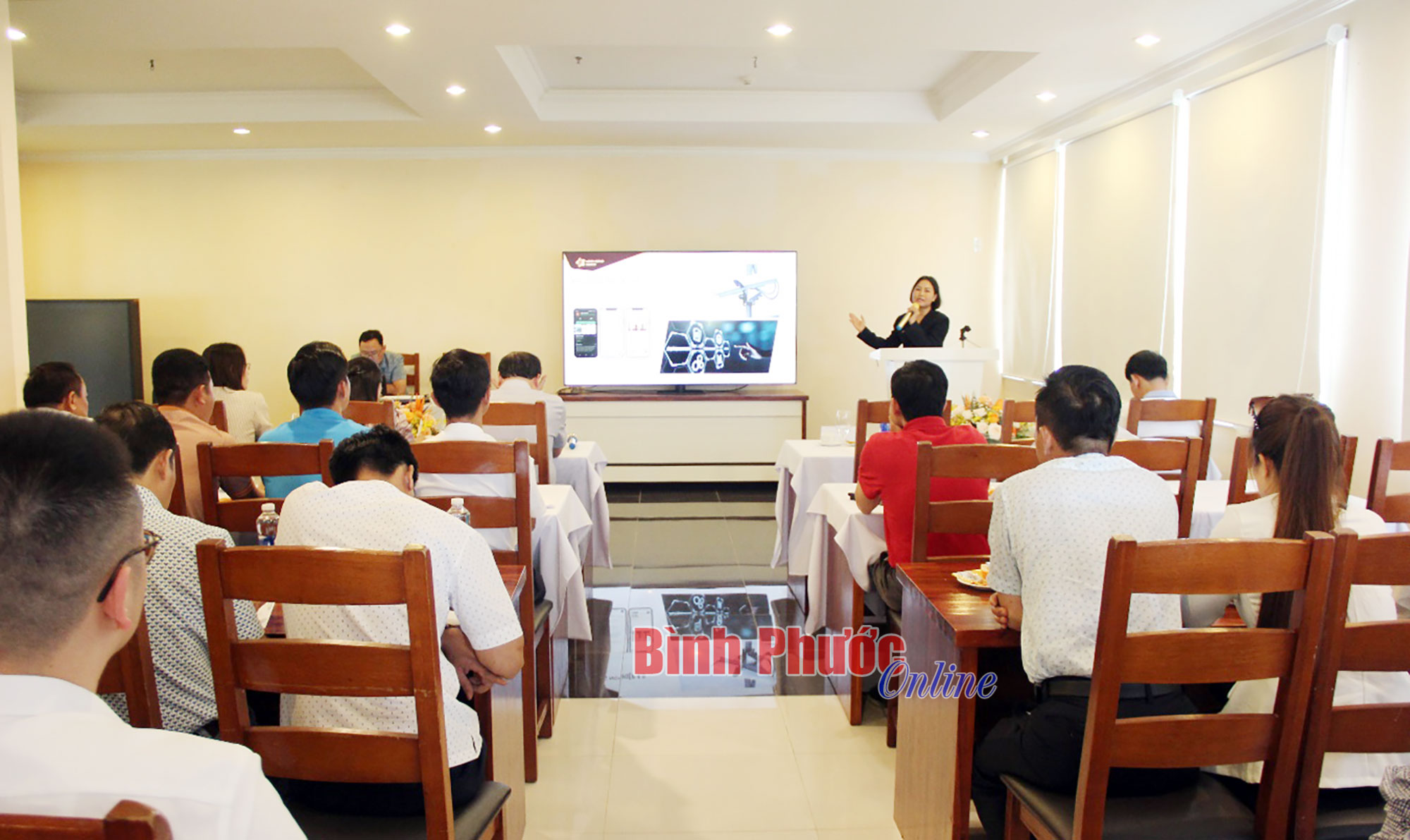 Đoàn doanh nghiệp, nhà đầu tư TP. Hồ Chí Minh khảo sát tại Khu công nghiệp Minh Hưng - Sikico