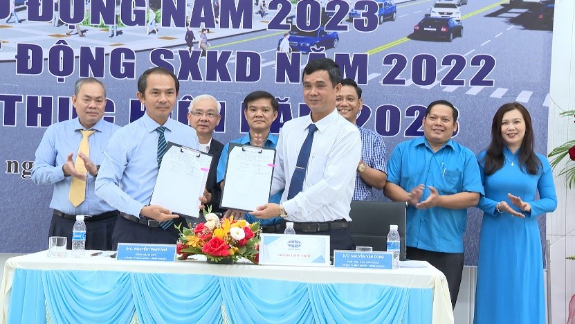 Ký kết thỏa ước lao động giữa người sử dụng lao động và tập thể người lao động Công ty Cổ phần Phát triển Hạ tầng Kỹ thuật Becamex - Bình Phước
