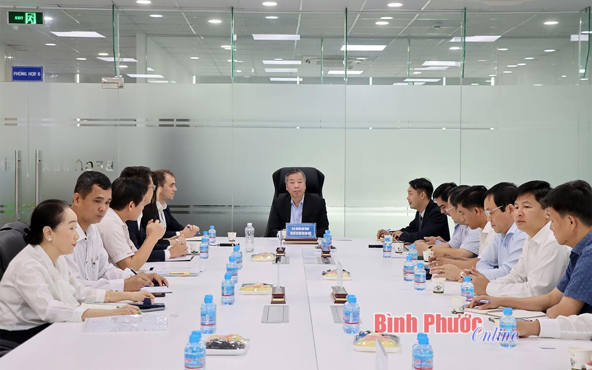Tỉnh ủy viên, Phó Chủ tịch UBND tỉnh Huỳnh Anh Minh tiếp đoàn công tác đại diện John Swire & Sons tại Việt Nam