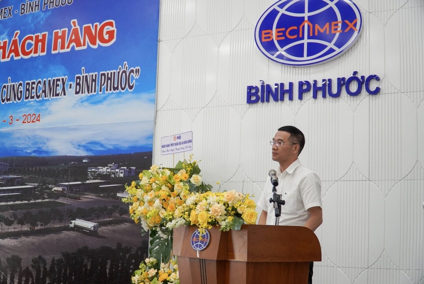 Ông Phạm Xuân Thanh, Phó Giám đốc Khối khách hàng lớn phát biểu tại hội nghị