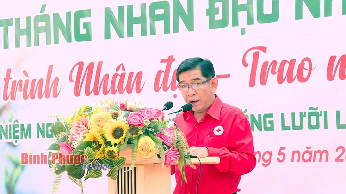 Chủ tịch Hội Chữ thập đỏ tỉnh Nguyễn Tấn Hưng phát biểu khai mạc lễ phát động Tháng nhân đạo năm 2024