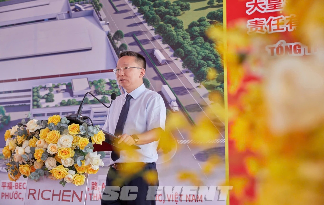Ông Zhou Wei – Tổng giám đốc Công ty TNHH Richen Việt Nam phát biểu tại buổi lễ Ông Zhou Wei – Tổng giám đốc Công ty TNHH Richen Việt Nam phát biểu tại buổi lễ