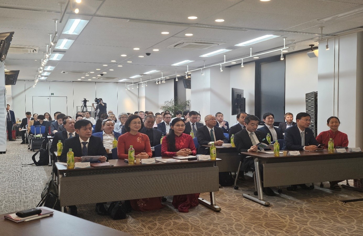 Quang cảnh của buổi hội thảo