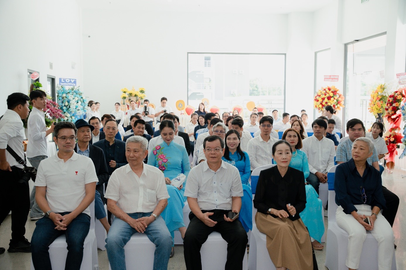 Lãnh đạo Công ty cùng với Lãnh đạo Khu Kinh tế và Khu công Nghiệp Becamex Bình Phước trong buổi lễ Lãnh đạo Công ty cùng với Lãnh đạo Khu Kinh tế và Khu công Nghiệp Becamex Bình Phước trong buổi lễ