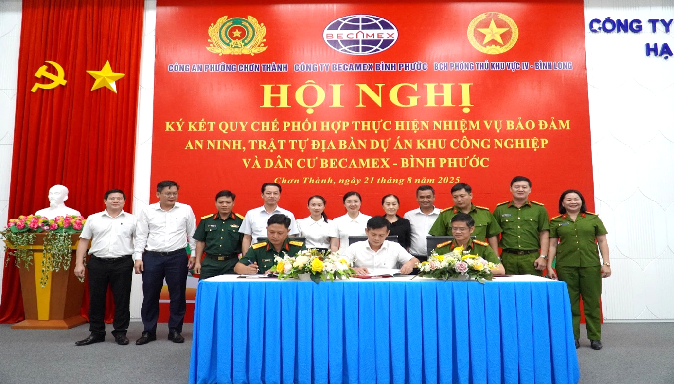 Đại diện Công an phường Chơn Thành, Công ty Becamex – Bình Phước, Ban chỉ huy Phòng thủ Khu vực IV – Bình Long ký kết Quy chế phối hợp Đại diện Công an phường Chơn Thành, Công ty Becamex – Bình Phước, Ban chỉ huy Phòng thủ Khu vực IV – Bình Long ký kết Quy chế phối hợp
