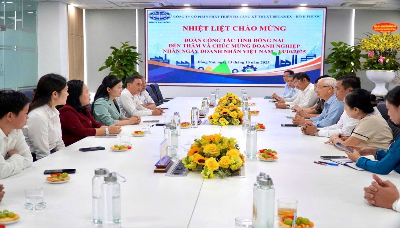 Toàn cảnh buổi làm việc