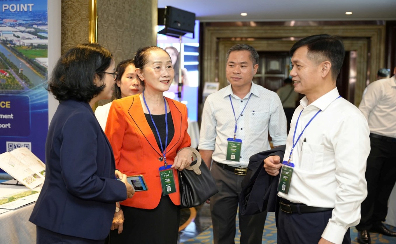 Gian hàng của Becamex – Bình Phước thu hút sự quan tâm của các nhà đầu tư tại sự kiện