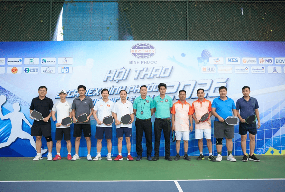 Vận đông viên Pickleball chụp hình lưu niệm