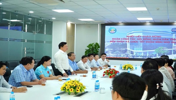 Ông Trần Văn Mi – Tỉnh Ủy viên, Phó Chủ tịch HĐND tỉnh phát biểu tại buổi chúc Tết Ông Trần Văn Mi – Tỉnh Ủy viên, Phó Chủ tịch HĐND tỉnh phát biểu tại buổi chúc Tết