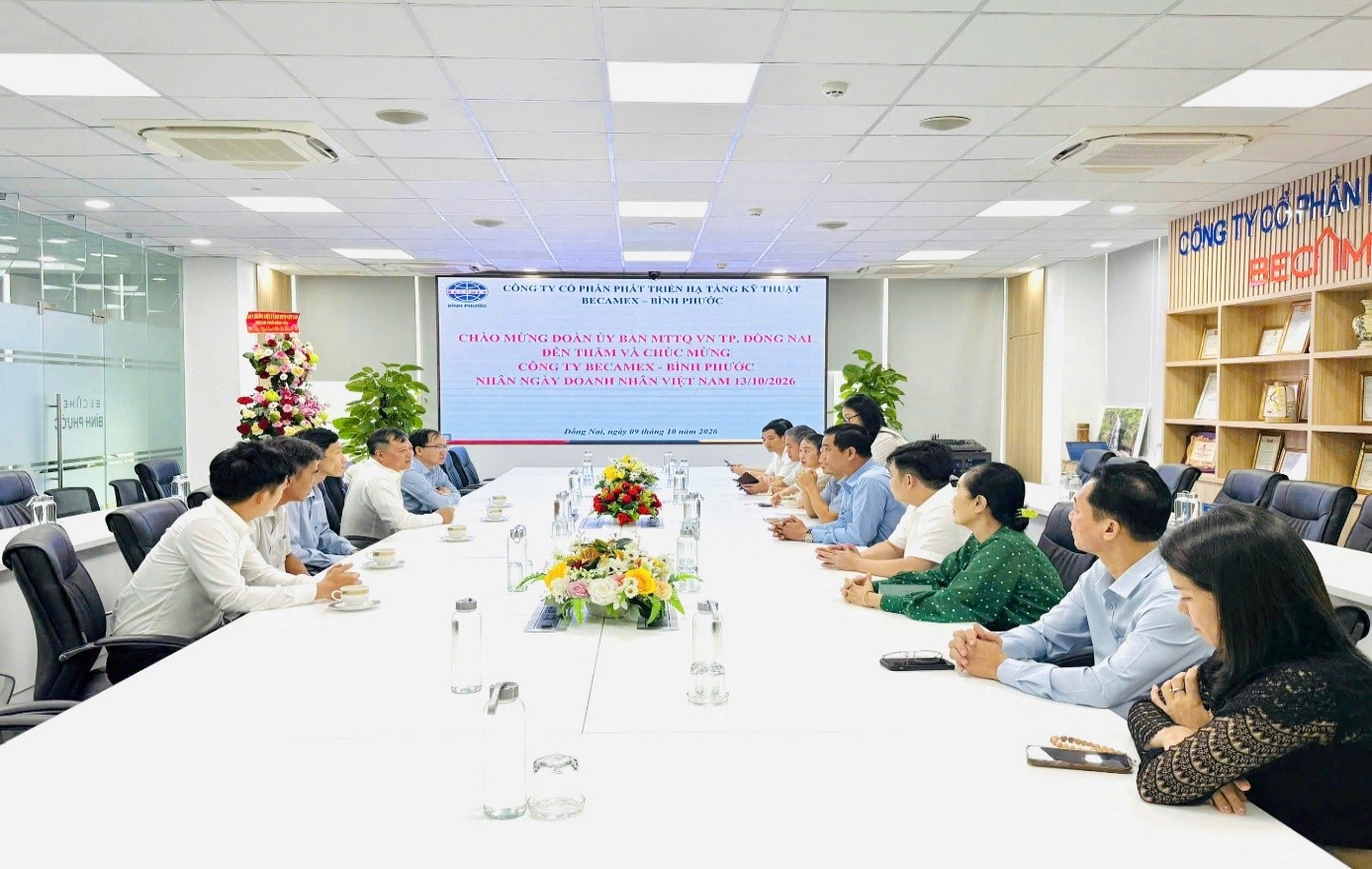 Toàn cảnh buổi gặp gỡ giữa Đoàn công tác và Công ty Becamex – Bình Phước Toàn cảnh buổi gặp gỡ giữa Đoàn công tác và Công ty Becamex – Bình Phước